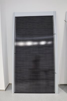520W 鋼製 BIPV 太陽光モジュール 屋根タイル 建設用 25A マックス フューズ 電流